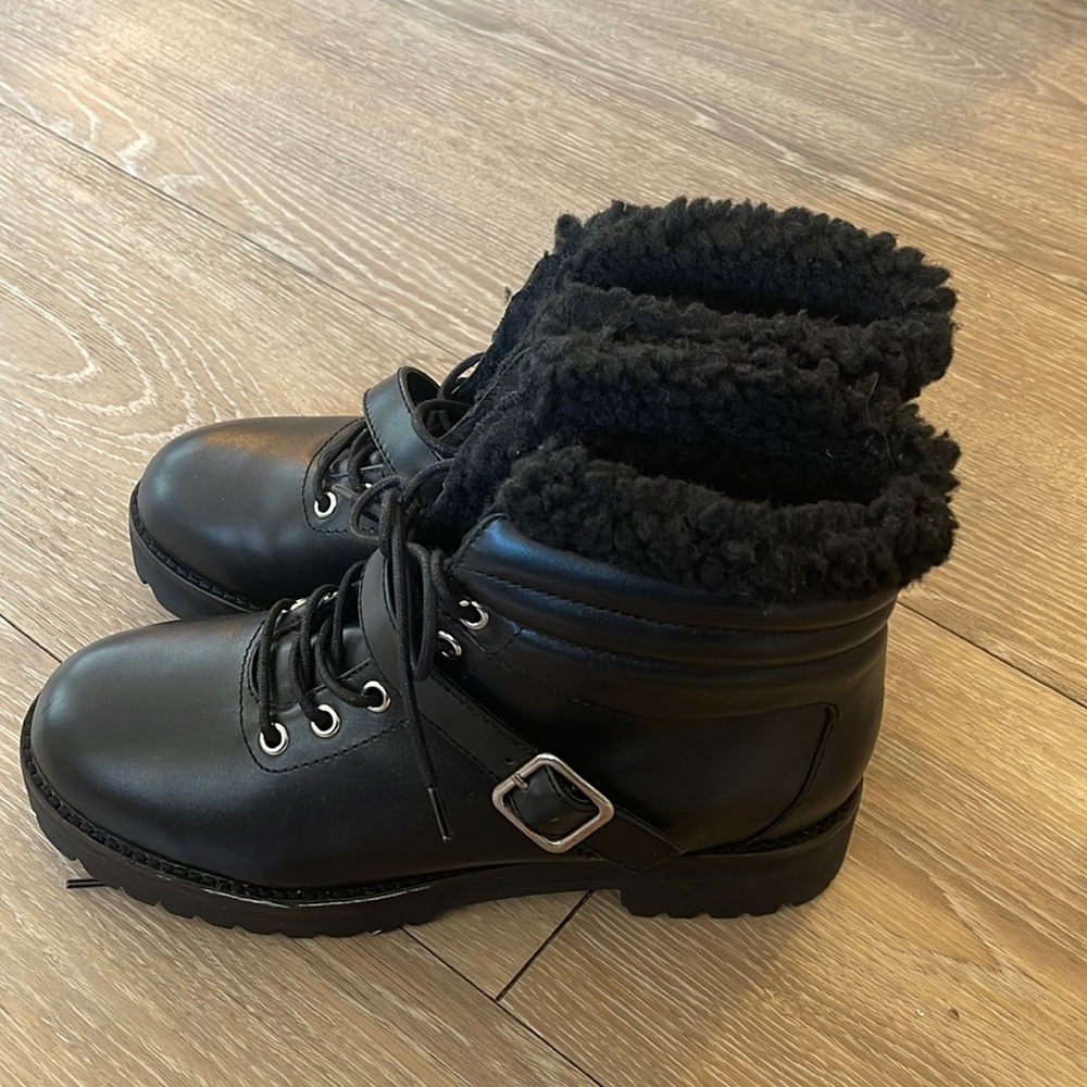 COPY - SOL SANA winter boots never worn! Little bit of white paint on side